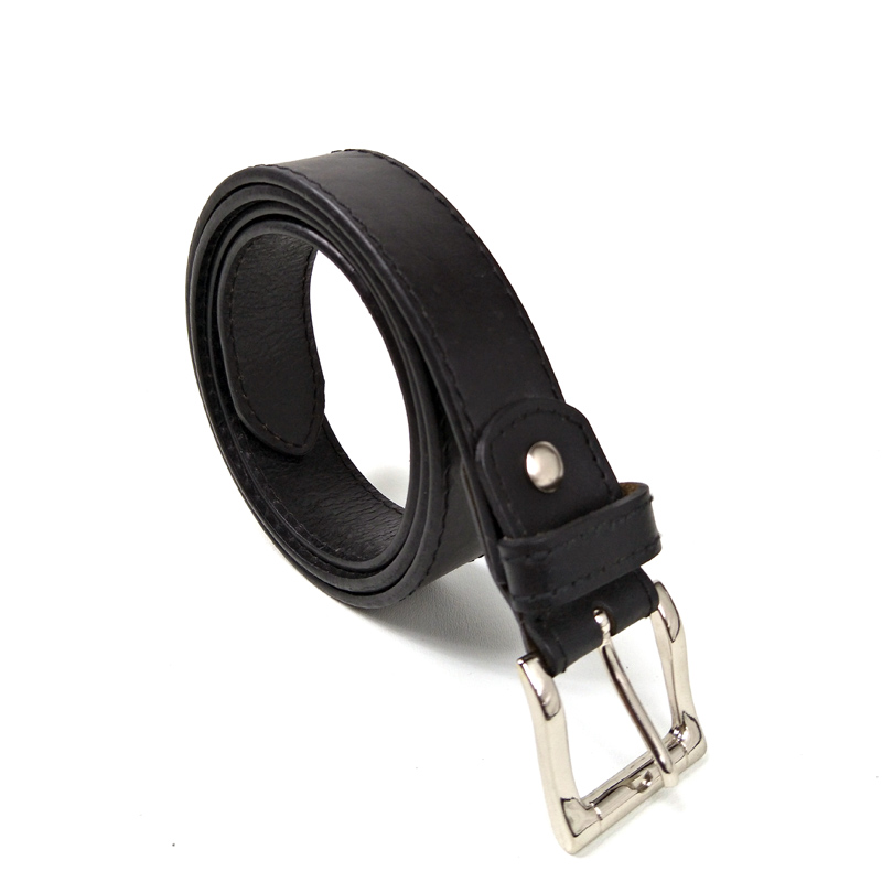 クラシックブラックレザーベルト